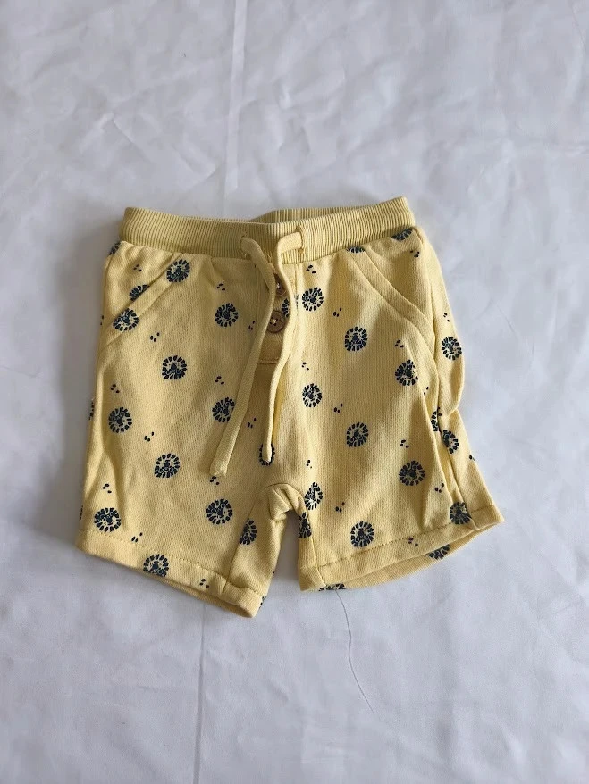 Short Kiabi 3 mois jaune imprimé fleurs taille élastiquée